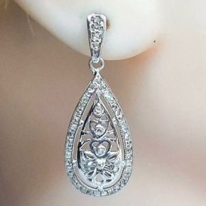 1.5 FULL CARATS OF GENUINE DIAMOND DANGLE EARRINGS